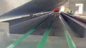 سعر جيد آلة صنع أشرطة PET أوتوماتيكية عالية الدقة مع جهاز بثق لولبي واحد لخط إنتاج أشرطة الربط PET الانترنت